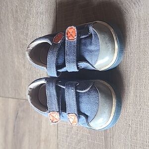 See kai run sneakers shoe